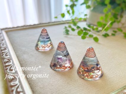 ペールブルーのミニコーン